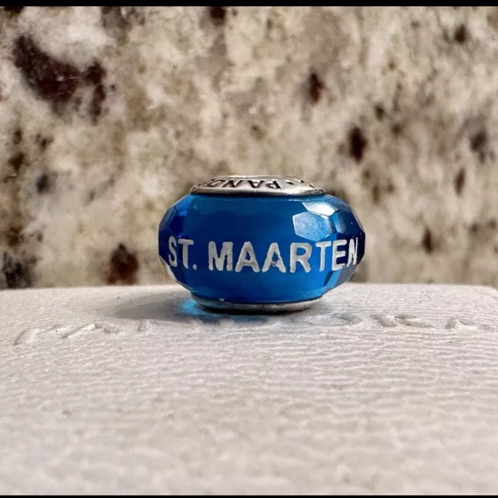 Pandora Authentic St. Maarten Exclusive Murano Charm